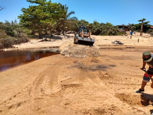 Contenção da foz de rio, em Conceição da Barra por Prefeitura de Conceição da Barra
