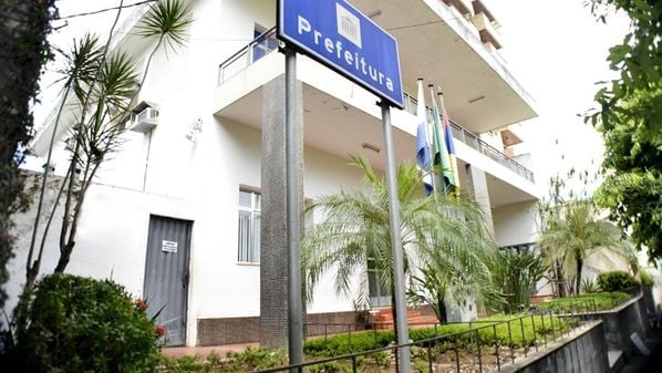 Ministério Público de Contas avalia que a administração municipal ignorou a preferência legal pelo modelo eletrônico, que amplia a concorrência e a transparência