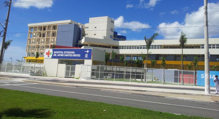 Oportunidades estão disponíveis em hospitais estaduais e particulares; candidatos podem fazer cadastro nos sites ou mandar o currículo por e-mail