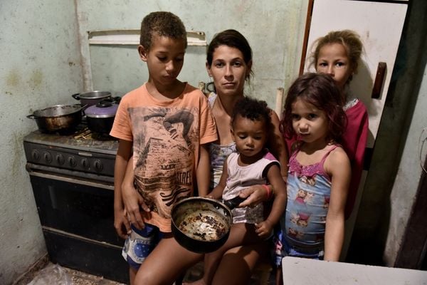 Família lida com a pobreza em Barramares, Vila Velha. Crédito: Fernando Madeira