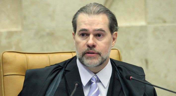 Argumento tem sido usado em tribunais do júri para absolver réus acusados de feminicídio, que alegam ter 'defendido' a própria 'honra' ao cometer o crime