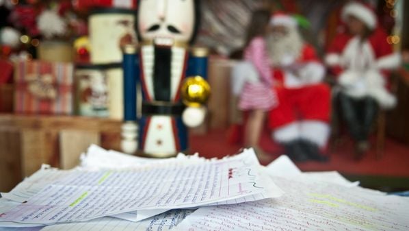 Os interessados têm até o dia 2 de dezembro para escolher uma cartinha e entregar nas agências dos Correios ou na loja do Shopping Vitória