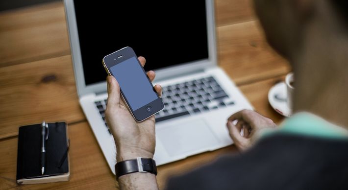 A Gazeta perguntou aos leitores como está a banda larga e a telefonia móvel nesta semana. Para 69,4% a telefonia teve problemas e 90% disseram que a internet está caindo. Veja mais respostas da pesquisa