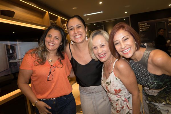 Kelli Saloto, Sandra Bastos, Ana Marsiglia e Angela Sandri. Crédito: Mônica Zorzanelli