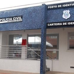 Segundo a Polícia Militar, dois suspeitos em uma motocicleta efetuaram disparos contra a vítima, que foi socorrida e levada ao hospital; ninguém foi preso