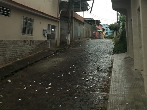 Casas ficaram destalhas em Alegre por Internauta