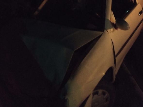Carro onde o idoso estava ficou com a frente destruída por causa da batida por Internauta