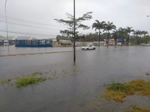 BR 101, na altura de Jardim Limoeiro por Caique Verlí
