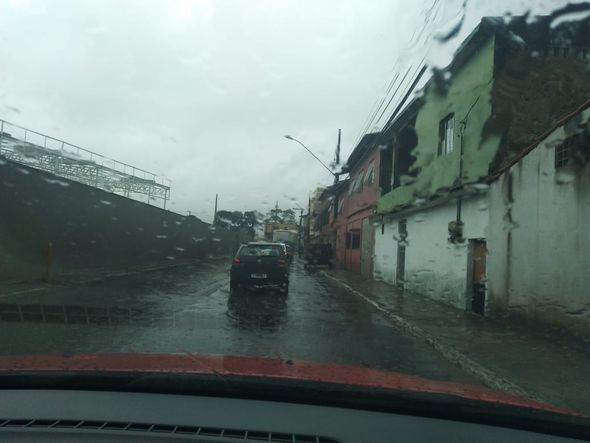 Com o problema na BR 101, as ruas no interior dos bairros da Serra também estão congestionadas por Caique Verlí