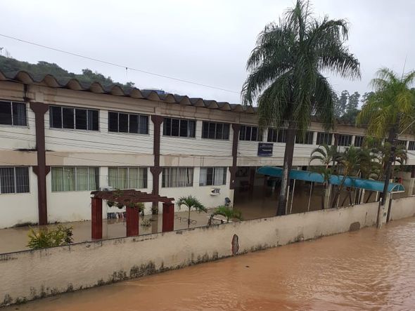Escola Francisco Araújo, bairro Perocão em Guarapari por Internauta