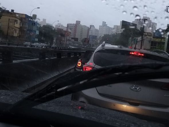 Terceira Ponte com trânsito devido a chuva forte na manhã desta quarta-feira (13) por Sayonara Brandão