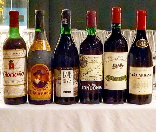 Degustação de vinhos da Rioja produzidos em seis décadas diferentes. Crédito: Luiz Cola