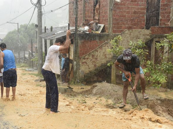 Data: 14/11/2019 - Cariacica - Chuva atinge rua São João no bairro Porto Novo - Editoria: Cidades - Foto: Vitor Jubini - GZ por Vitor Jubini