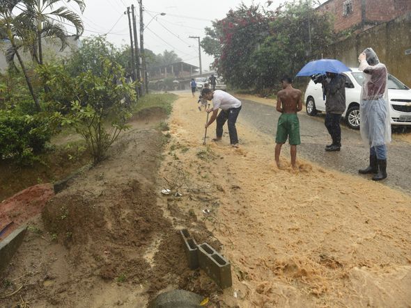 Data: 14/11/2019 - Cariacica - Chuva atinge rua São João no bairro Porto Novo - Editoria: Cidades - Foto: Vitor Jubini - GZ por Vitor Jubini