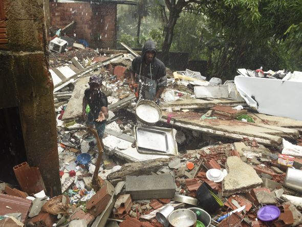 Data: 14/11/2019 - Cariacica - Residência desaba após fortes chuvas no bairro Porto Novo - Editoria: Cidades - Foto: Vitor Jubini - GZ por Vitor Jubini