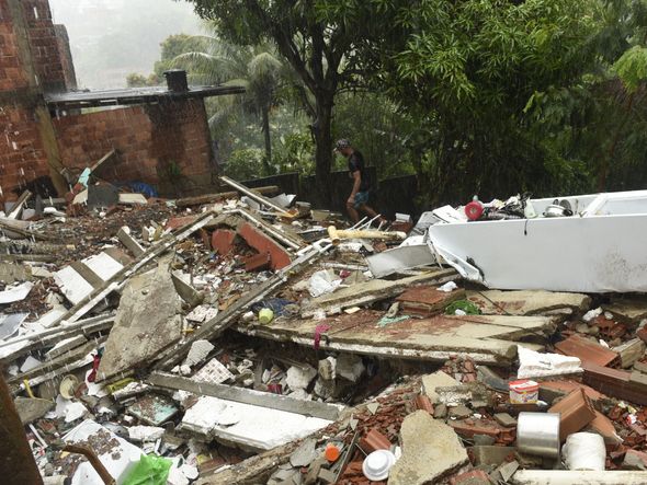 Data: 14/11/2019 - Cariacica - Residência desaba após fortes chuvas no bairro Porto Novo - Editoria: Cidades - Foto: Vitor Jubini - GZ por Vitor Jubini