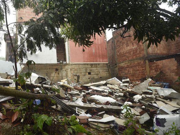 Data: 14/11/2019 - Cariacica - Residência desaba após fortes chuvas no bairro Porto Novo - Editoria: Cidades - Foto: Vitor Jubini - GZ por Vitor Jubini