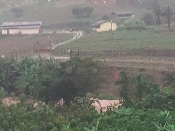 Deslizamento de terra em Santa Leopoldina  por Corpo de Bombeiros