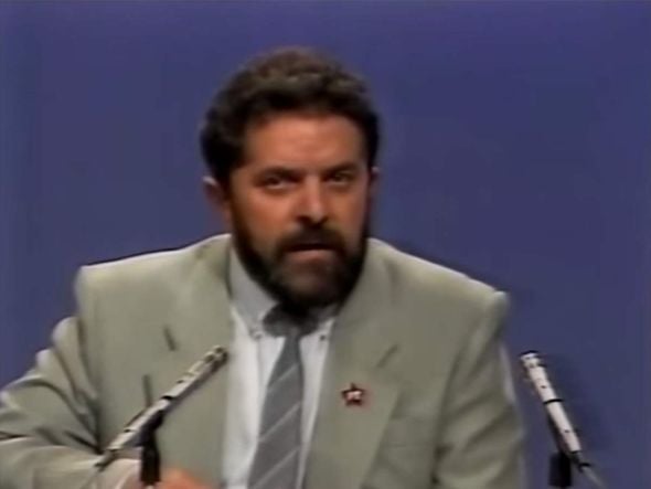 Líder sindicalista que parou o ABC paulista no fim dos anos 70, a campanha eleitoral de Lula (PT),  em 1989, foi suportada pela Frente Brasil Popular (FBP), que foi uma coligação partidária composta por 3 partidos: PT, PCdoB e PSB.  por Divulgação