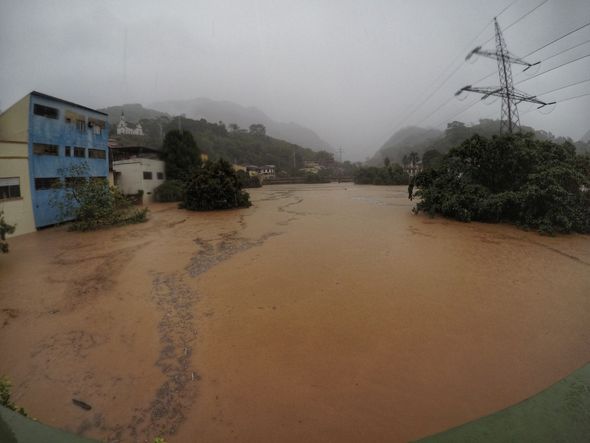 Município de Santa Leopoldina está debaixo d'água por Internauta