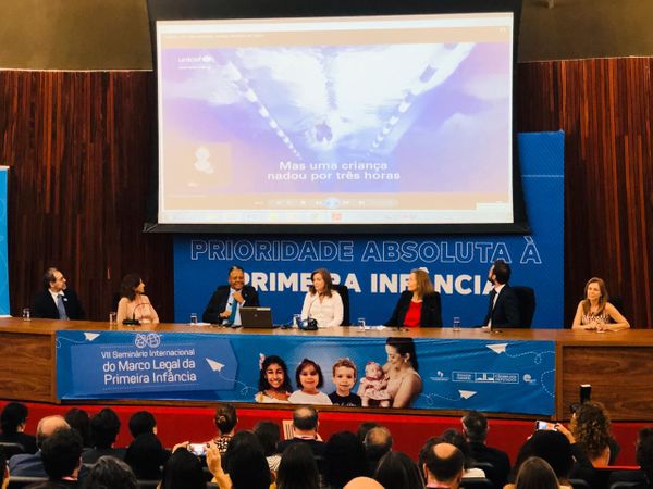 Na solenidade, foram apresentados os avanços e os desafios na proteção infantojuvenil. Crédito: Immaculada Prieto
