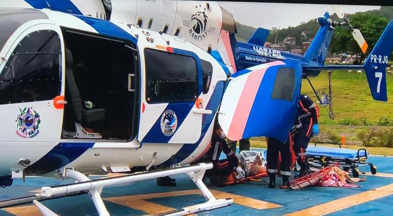 Família é resgatada em Santa Leopoldina  (14/11/2019) por Reprodução/TV Gazeta