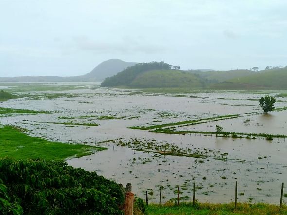 Piúma recebeu a maior quantidade de chuva do Estado nesta quinta-feira por Daniel Polonini