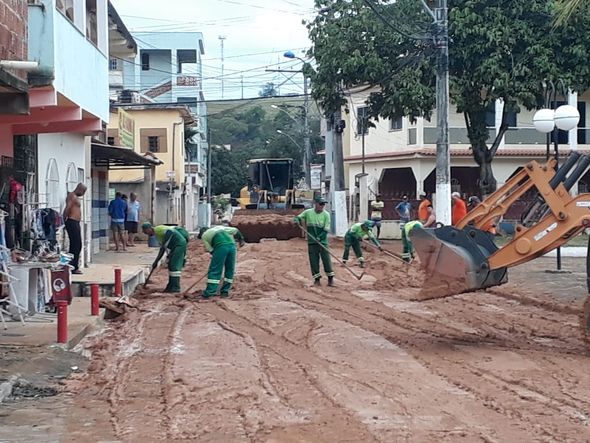 Piúma recebeu a maior quantidade de chuva do Estado nesta quinta-feira por Secretaria de Obras de Piúma