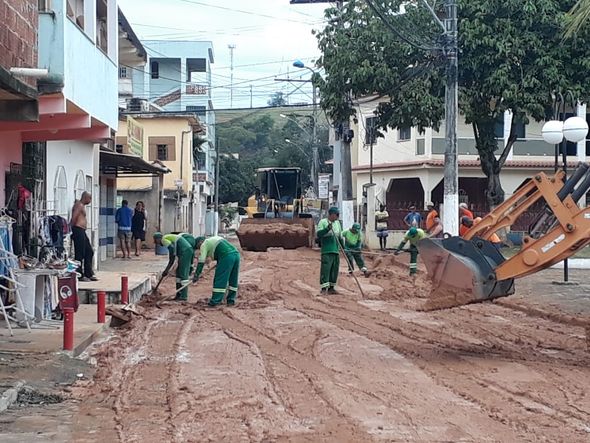 Piúma recebeu a maior quantidade de chuva do Estado nesta quinta-feira por Secretaria de Obras de Piúma