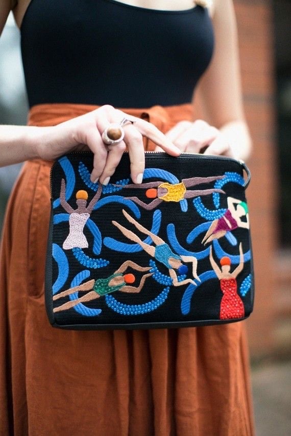 Nécessaire usado como bolsa por Pinterest