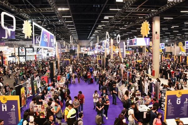 Movimentação na abertura da CCXP 2018 (Comic Con Experience 2018)