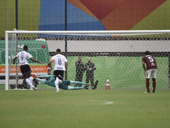Flamengo e Corinthians disputaram a semifinal do Brasileiro sub-20 no Kleber Andrade por Carlos Alberto Silva/A Gazeta