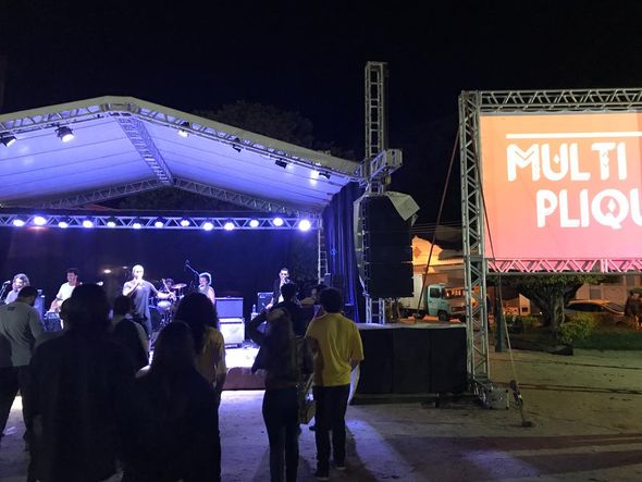 O Festival de Música de Muqui (Multipliqui) foi realizado na Praça Central da cidade por Lara Rosado