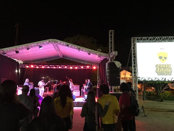 O Festival de Música de Muqui (Multipliqui) foi realizado na Praça Central da cidade por Lara Rosado