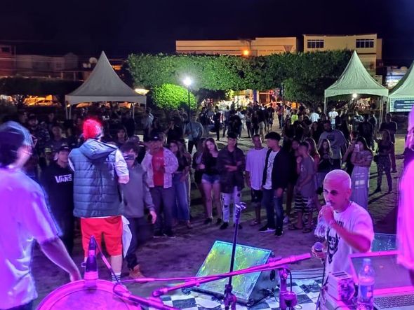 O Festival de Música de Muqui (Multipliqui) foi realizado na Praça Central da cidade por Vitor Vasconcelos