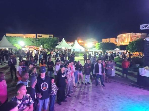 O Festival de Música de Muqui (Multipliqui) foi realizado na Praça Central da cidade por Vitor Vasconcelos