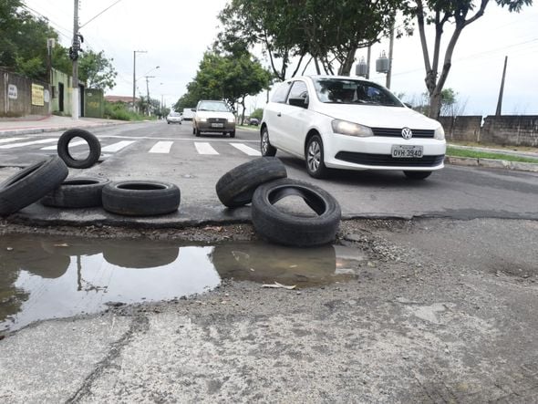 19/11/2019 - Vila Velha - Bairro Jockey de Itaparica, rua Dylio Penedo - Buracos no asfalto após as chuvas por Ricardo Medeiros