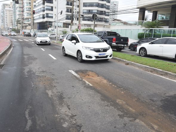 Data: 19/11/2019 - ES - Vila Velha - Buracos na orla de Itaparica, em Vila Velha -  Editoria: Cidades - Foto: Ricardo Medeiros - GZ por Ricardo Medeiros