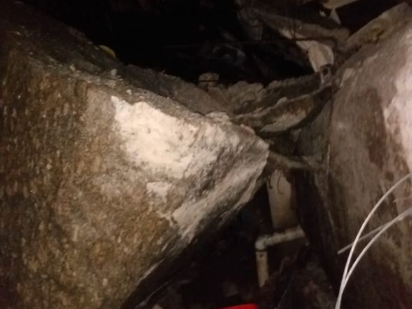 Pedra desliza e atinge casa em São Torquato, Vila Velha  por Internauta 