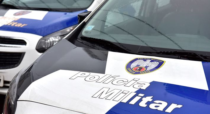 Crimes ocorreram nos bairros Castata 2 e Praia de Carapebus entre o fim da tarde e a noite desta quarta-feira (23): um adolescente foi morto com um tiro na cabeça e outro jovem foi executado com pelo menos oito disparos