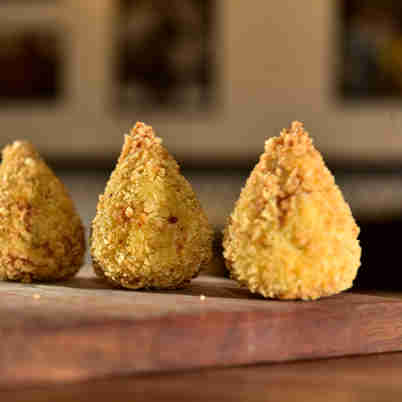 Imagem - Conheça a receita da coxinha de frango com gorgonzola do GolBurger