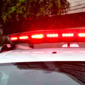 Imagem - Criminosos atiram em viatura da PM descaracterizada em Colatina