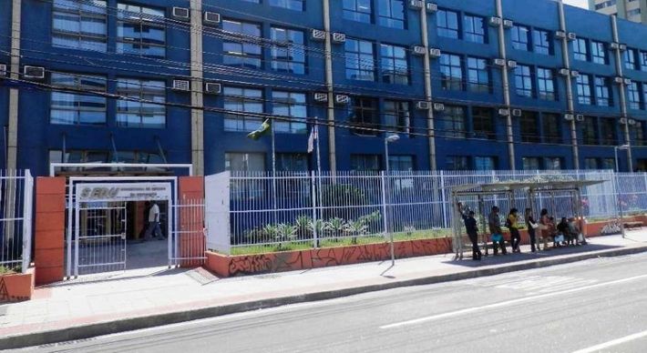 Alunos que estão concluindo o 9° ano do ensino fundamental na rede pública podem fazer a rematrícula ou transferência até o dia 9 de dezembro. Para novos estudantes, o prazo de pré-matrícula será de 10 a 28 de dezembro