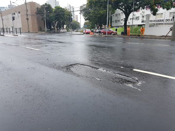 Buracos na Leitão da Silva (21/11/2019) por Ricardo Medeiros