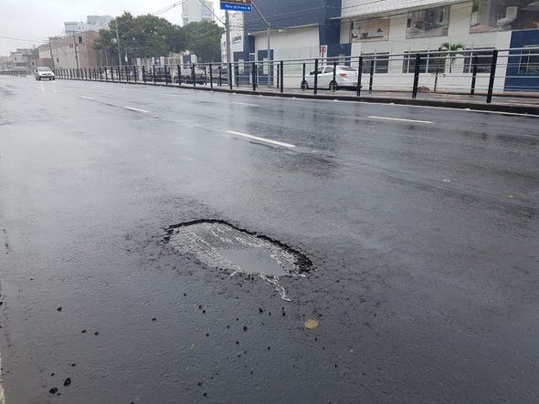 Buracos na Leitão da Silva (21/11/2019) por Ricardo Medeiros