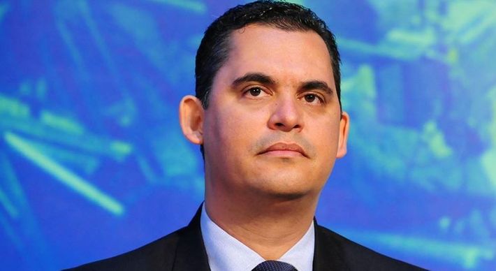 Postagem foi feita nas redes sociais e mostrava a inauguração de uma obra. Juíza entendeu que prefeito de Viana poderia beneficiar candidato do Podemos na cidade