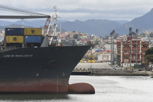 Navio chega ao Porto de Vitória