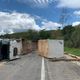 Imagem - Caminhão carregado com granito tomba na ES 482 em Cachoeiro