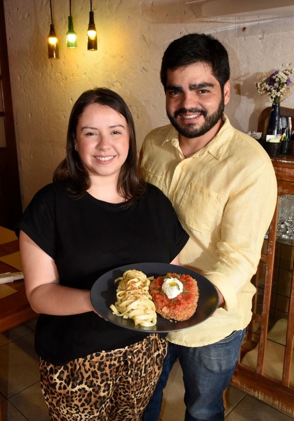 Mônica e Lucas estão chamando a atenção com a cozinha do Noz Comida Afetiva. Crédito: Carlos Alberto Silva