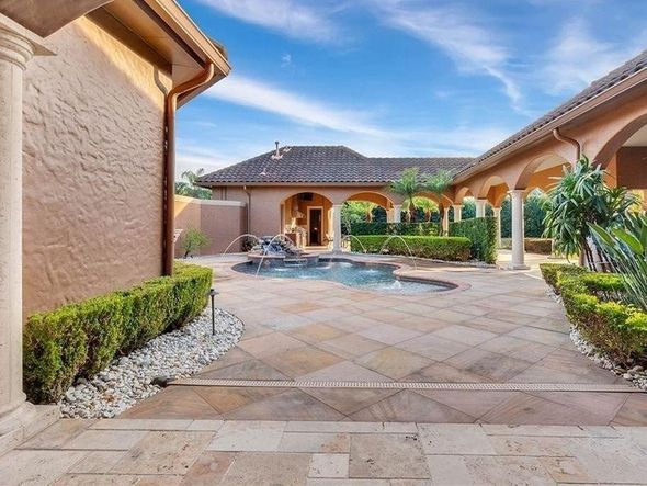 Mansão do Gugu nos Estados Unidos por Reprodução/Realtor.com